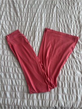 Aerie Offline Coral Twist Waist Flare Leggings (S)